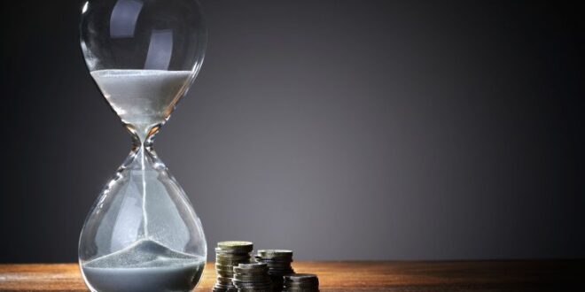 ¿QUÉ NOS HACE MÁS FELICES: TENER TIEMPO O TENER DINERO?