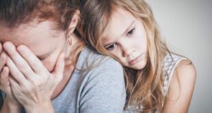 ¿FUISTE UN HIJO ESPONJA, HIJO PSICÓLOGO O CONTENEDOR EMOCIONAL FAMILIAR?