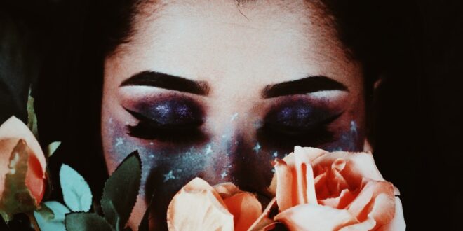 CARACTERÍSTICAS DE MUJERES QUE AMAN DEMASIADO