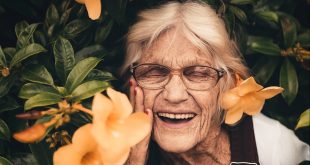 REFLEXIÓN: VIVIR COMO LAS FLORES