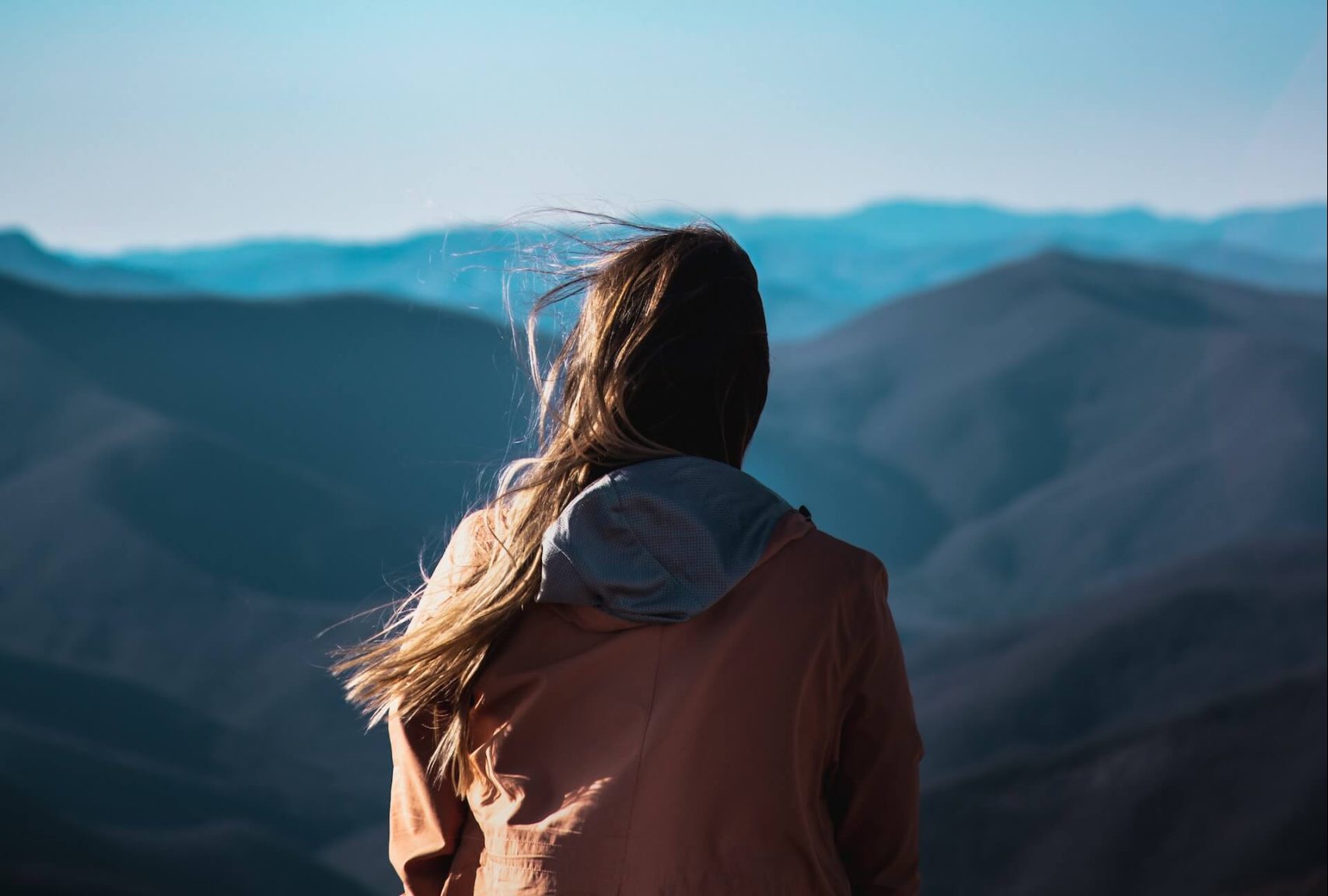 NO TE RINDAS ANTE LOS OBSTÁCULOS, APRENDE A LEVANTARTE Y SEGUIR ADELANTE