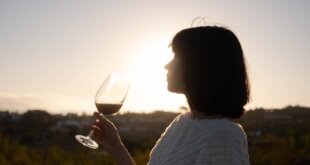 LA INFLUENCIA MATERNA EN LA RELACIÓN CON LA BEBIDA
