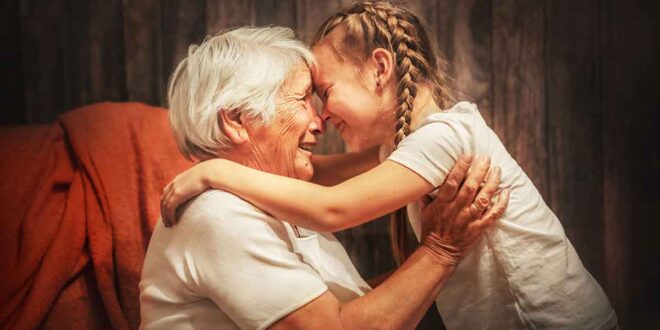 LOS ABUELOS JAMÁS MUEREN, SE VUELVEN INVISIBLES