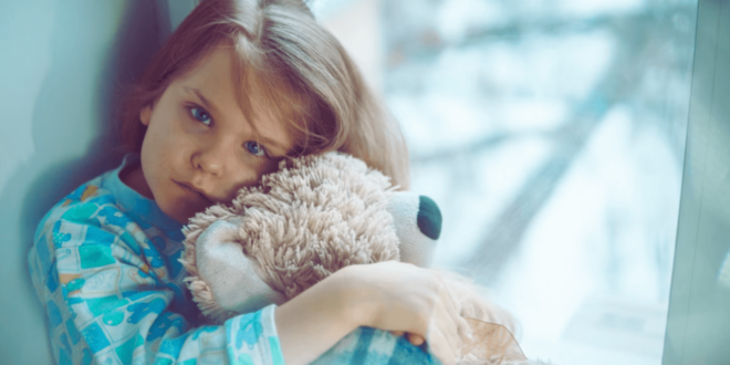 LOS ABRAZOS SON MÁS EFECTIVOS QUE LOS CASTIGOS PARA EDUCAR A TUS HIJOS