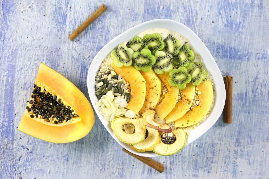 Papaya preparada para un desayuno con fibra